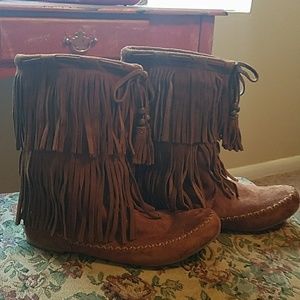 Fringe boots